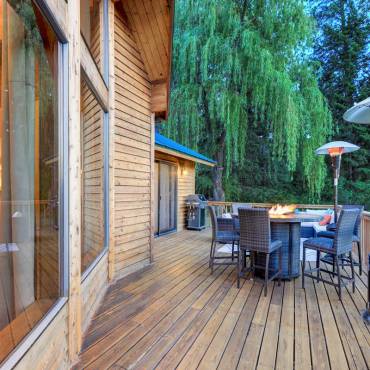 Patio or Deck? Which One Should You Choose?