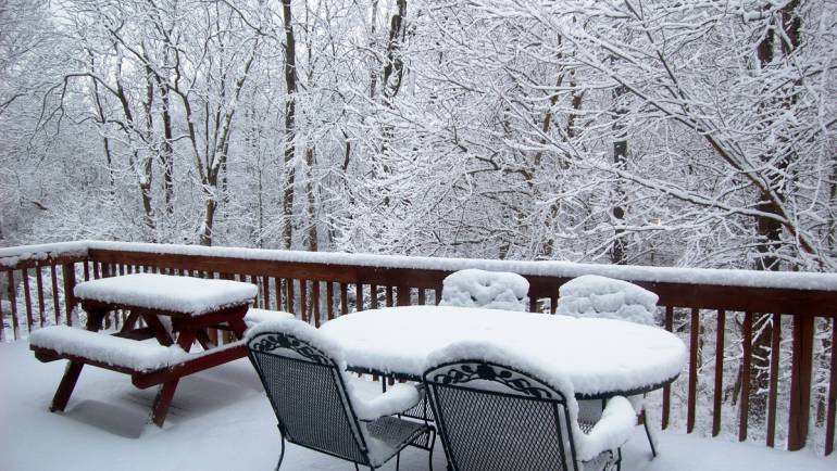 PROTECTING YOUR DECK FROM BAD WEATHER